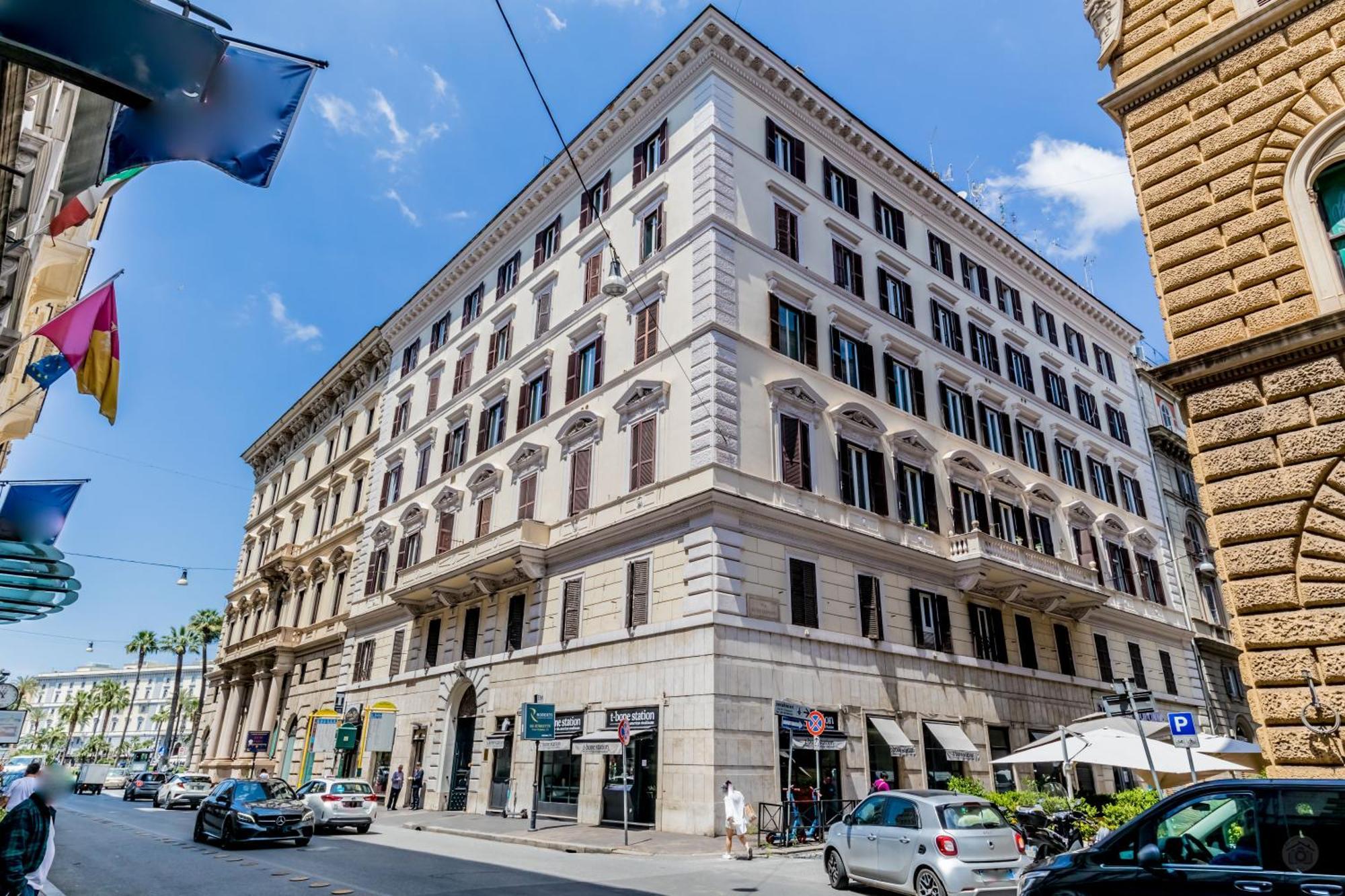 Attico Nel Cuore Di Roma Con Box Privato Per Auto Exterior photo