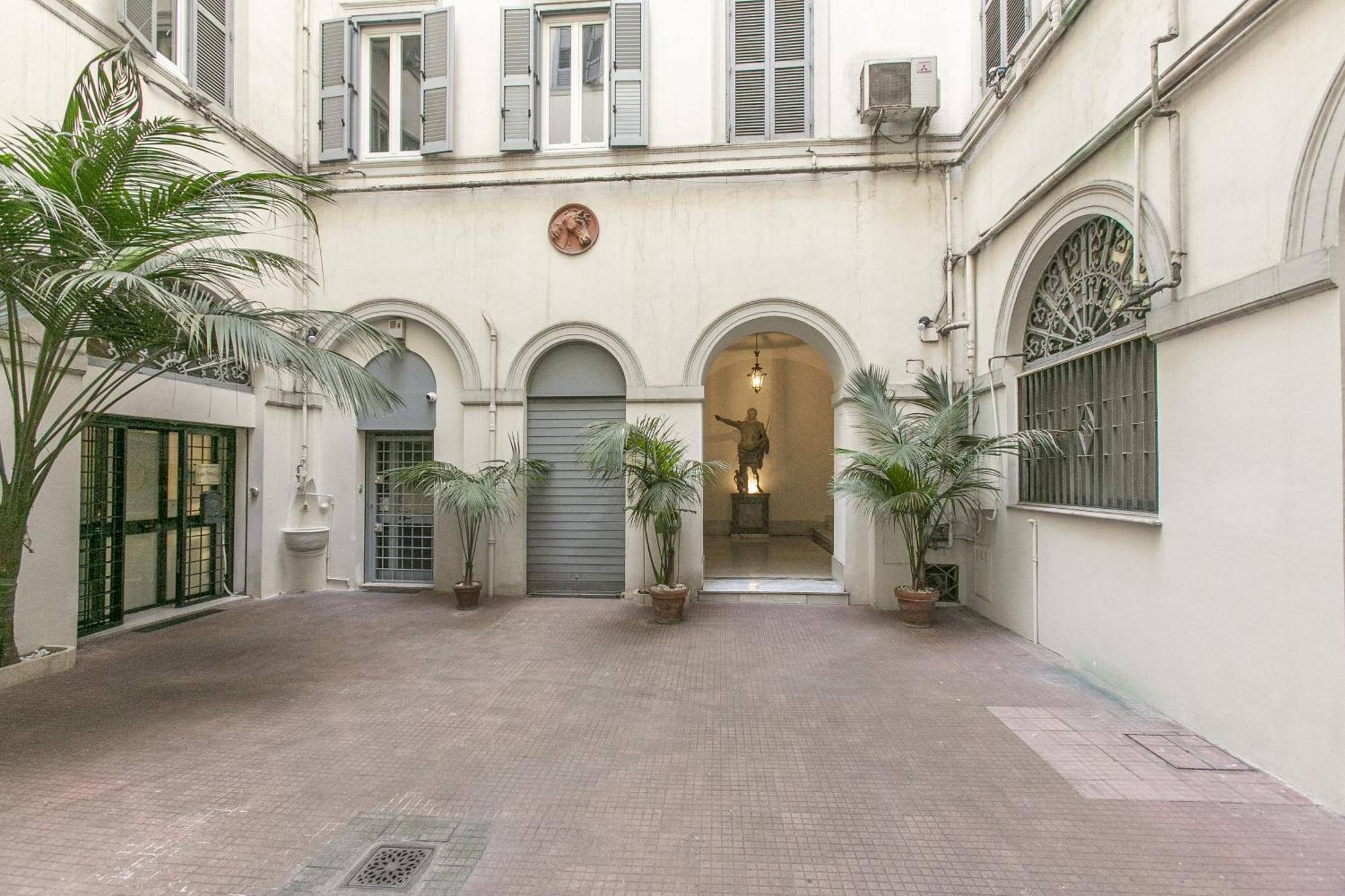 Attico Nel Cuore Di Roma Con Box Privato Per Auto Exterior photo